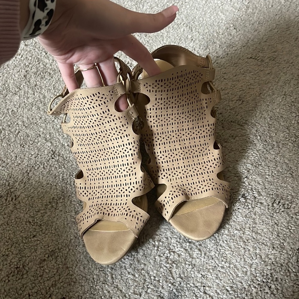 Sandal heels